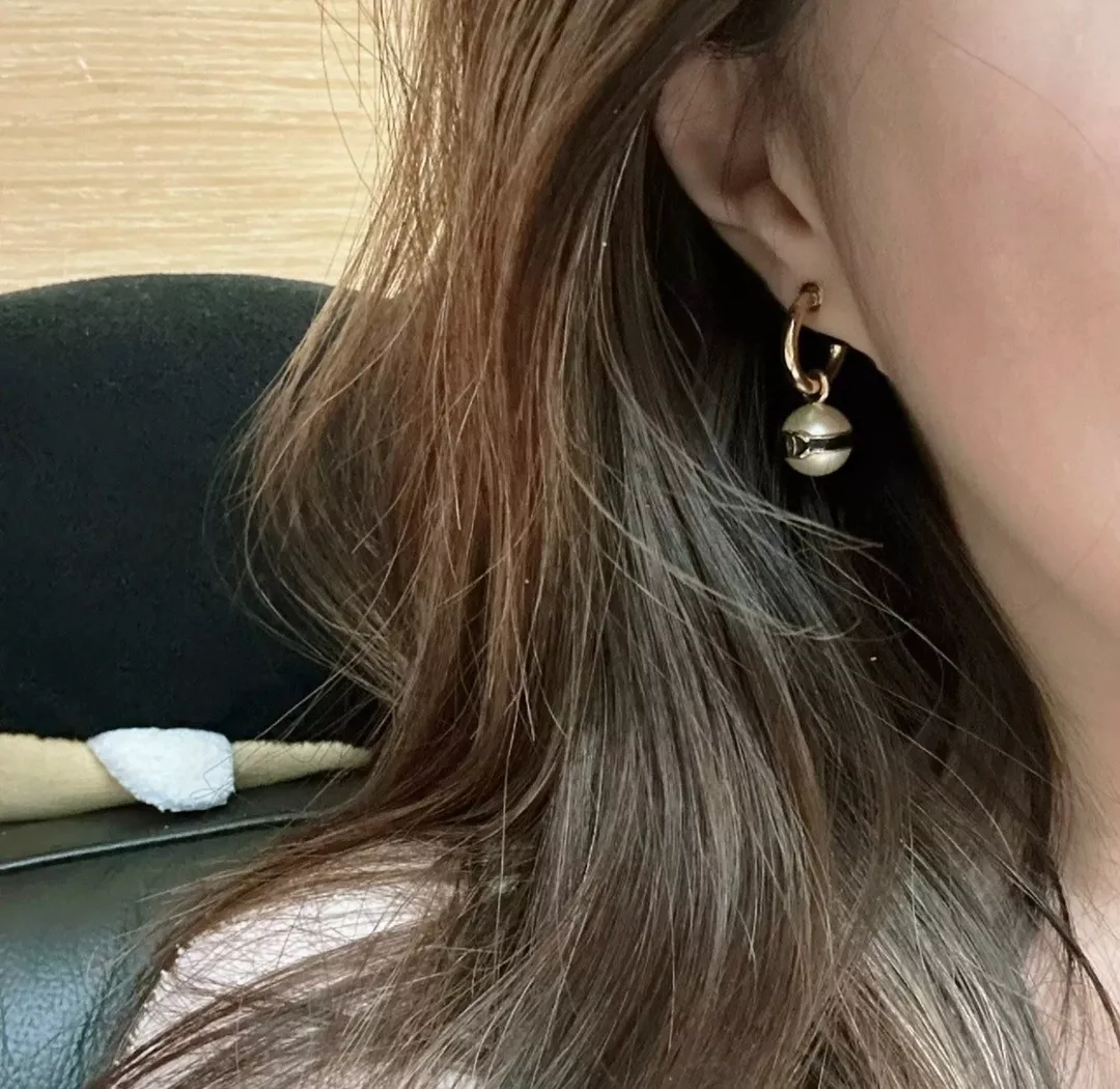 샤넬 진주 포인트 블랙 화이트 드롭 이어링 상세 이미지 16
