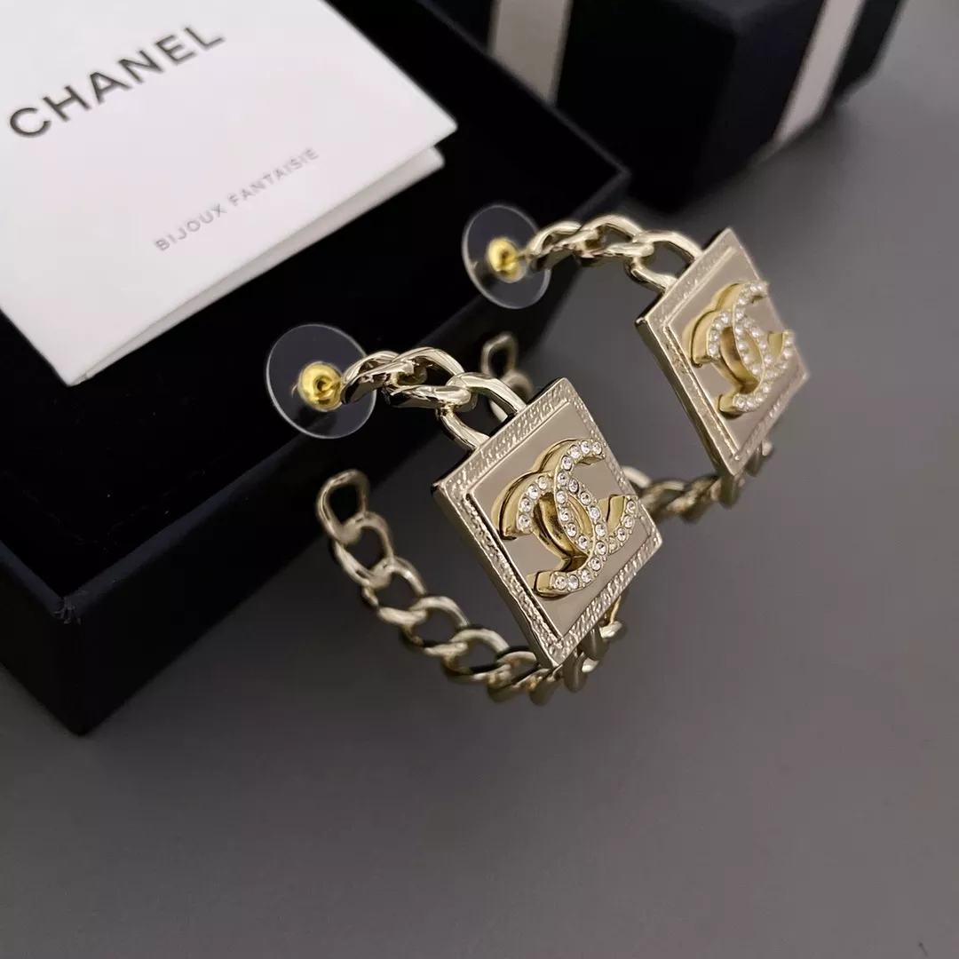 샤넬 사각 체인 포인트 이어링 상세 이미지 3