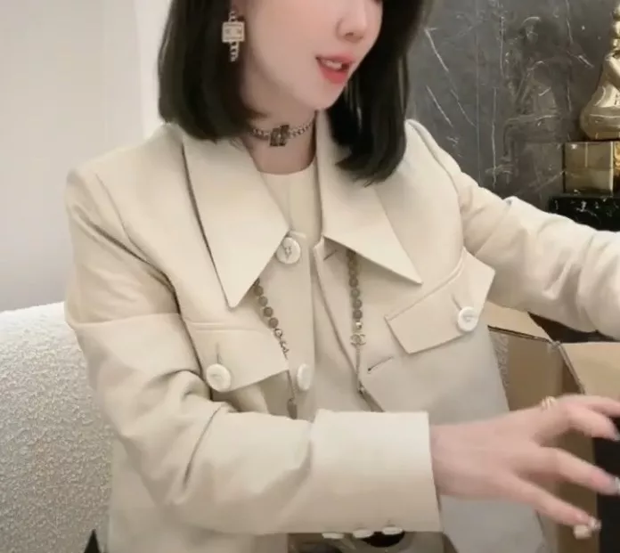 샤넬 사각 체인 포인트 이어링 상세 이미지 14