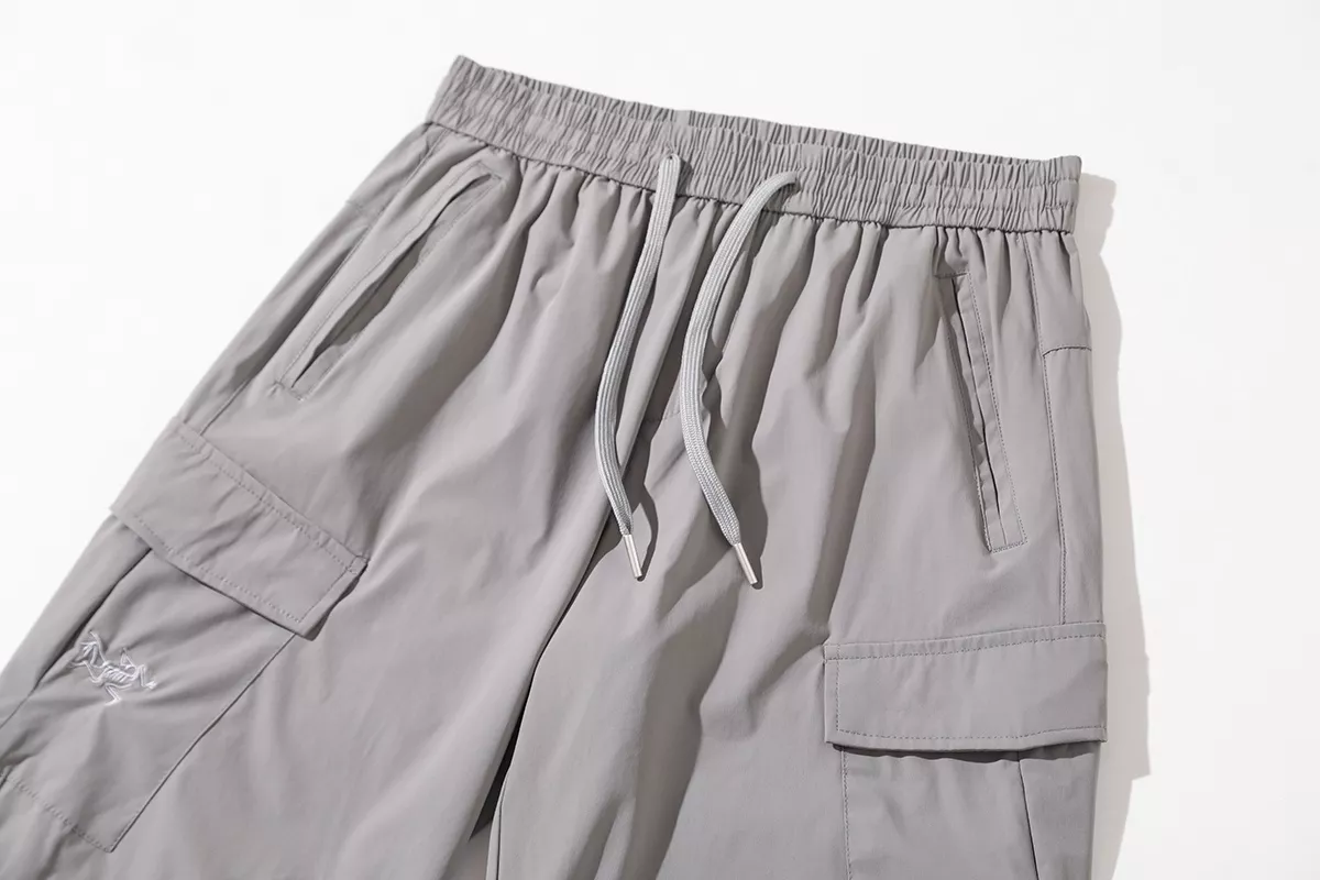 아크테릭스 아웃도어 자수 포인트 카고 반바지 상세 이미지 9