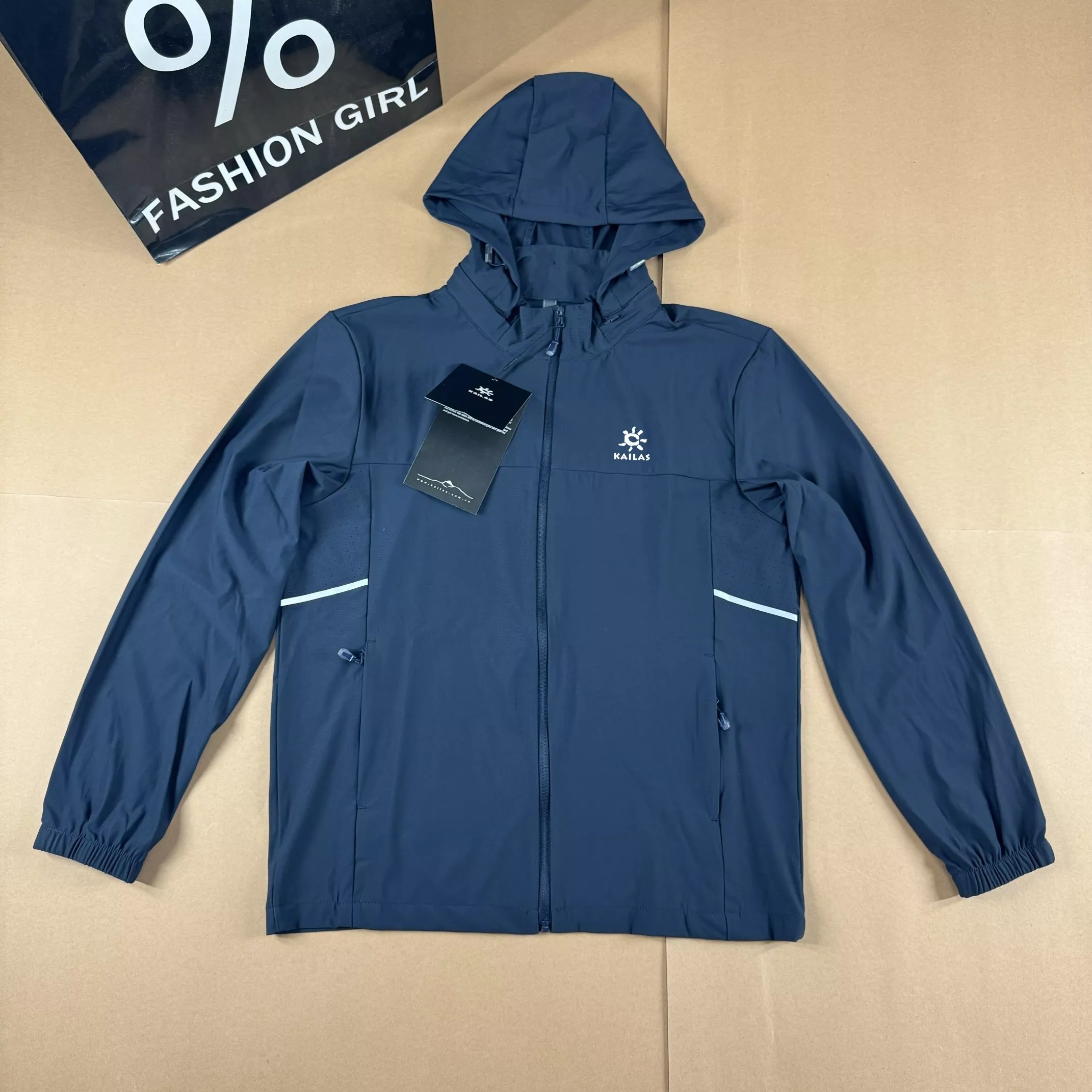카일라스 아웃도어 후드 자외선 차단 바람막이 상세 이미지 2