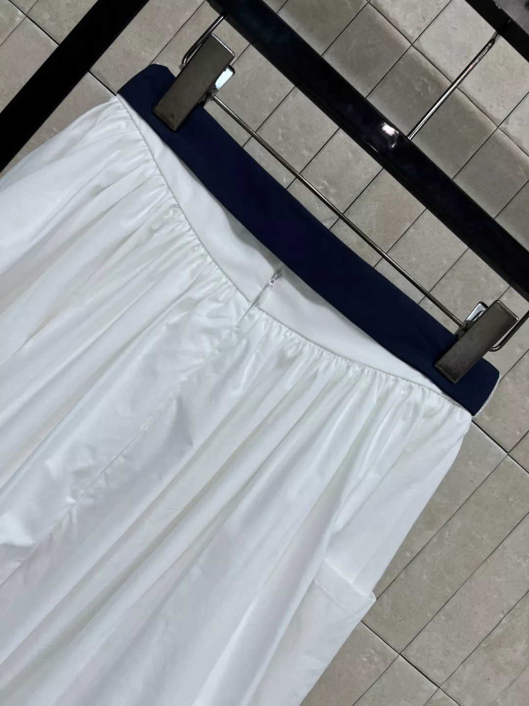 프라다 화이트 블루 배색 코튼 스커트 상세 이미지 8