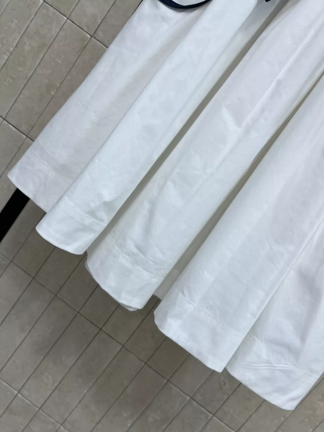 프라다 화이트 블루 배색 코튼 스커트 상세 이미지 4