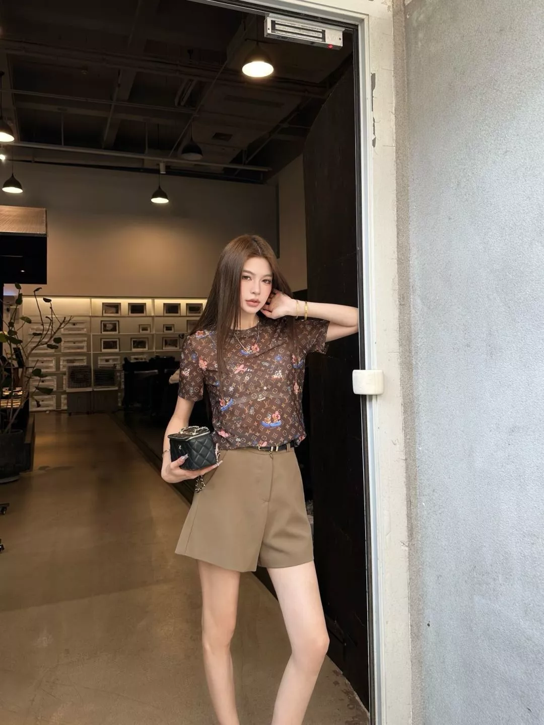 루이비통 로고 프린트 시스루 반팔 탑 상세 이미지 13