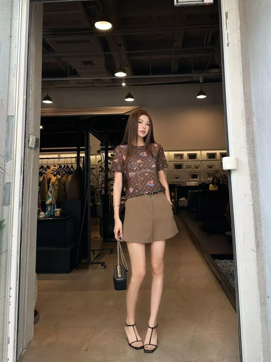 루이비통 로고 프린트 시스루 반팔 탑 상세 이미지 14