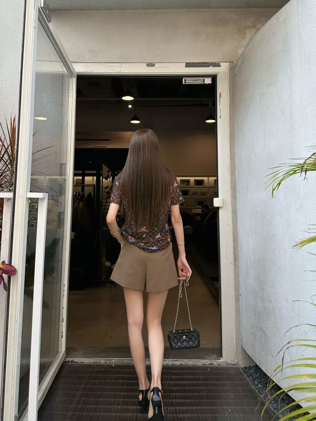 루이비통 로고 프린트 시스루 반팔 탑 상세 이미지 17