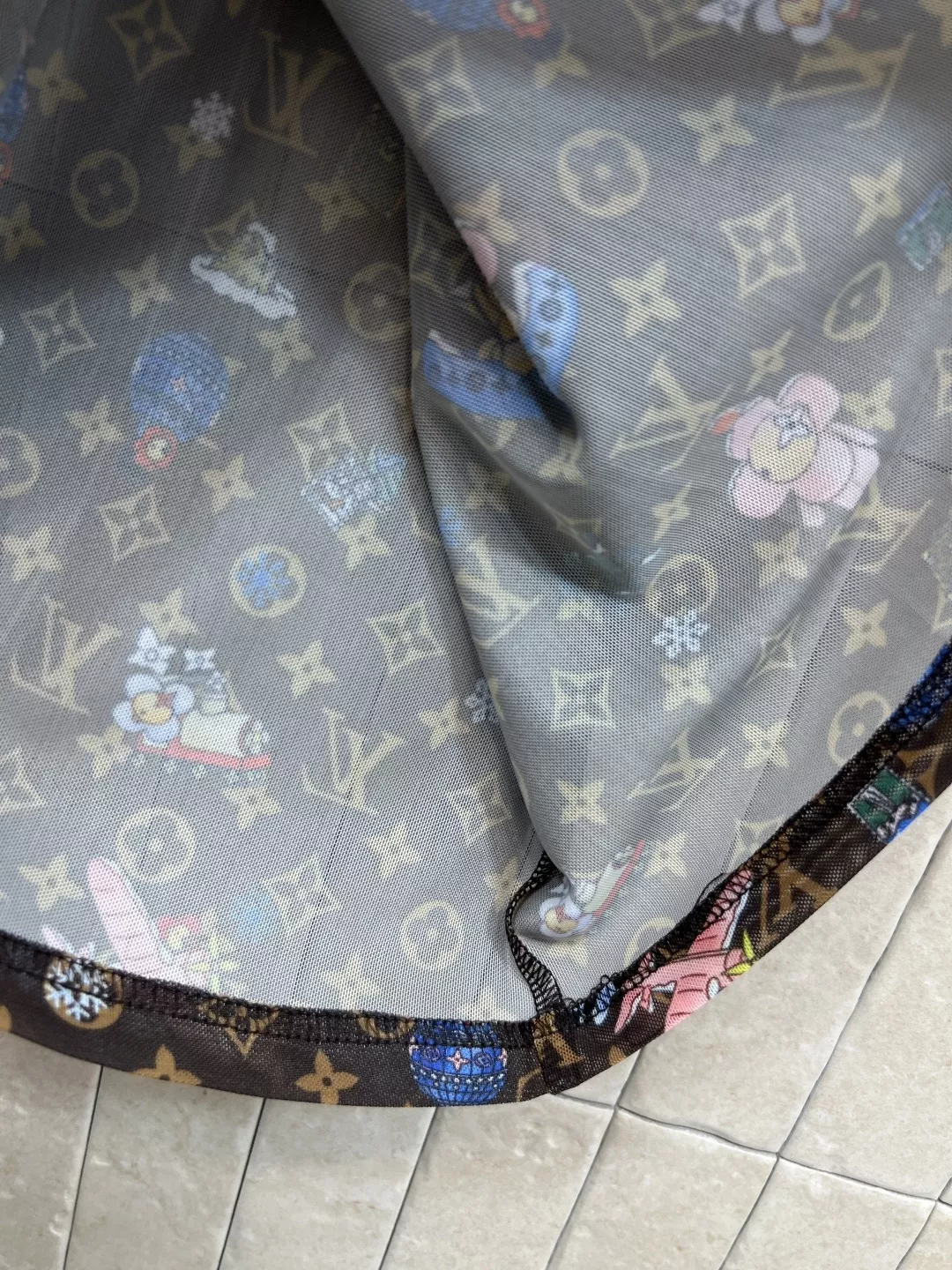 루이비통 로고 프린트 시스루 반팔 탑 상세 이미지 6