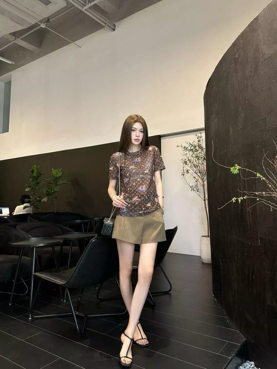 루이비통 로고 프린트 시스루 반팔 탑 상세 이미지 18