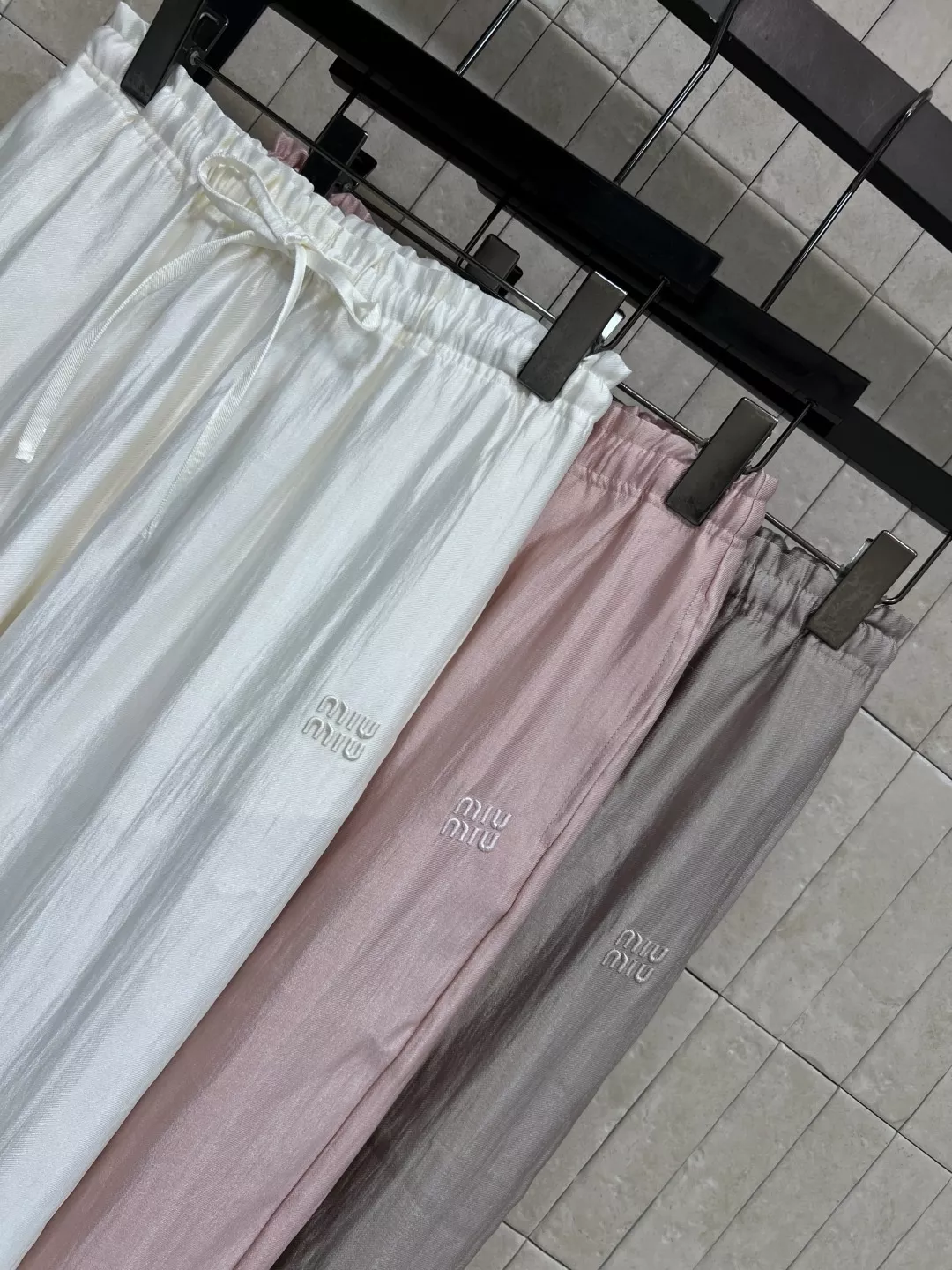 미우미우 드로스트링 와이드 밴딩 팬츠 상세 이미지 2