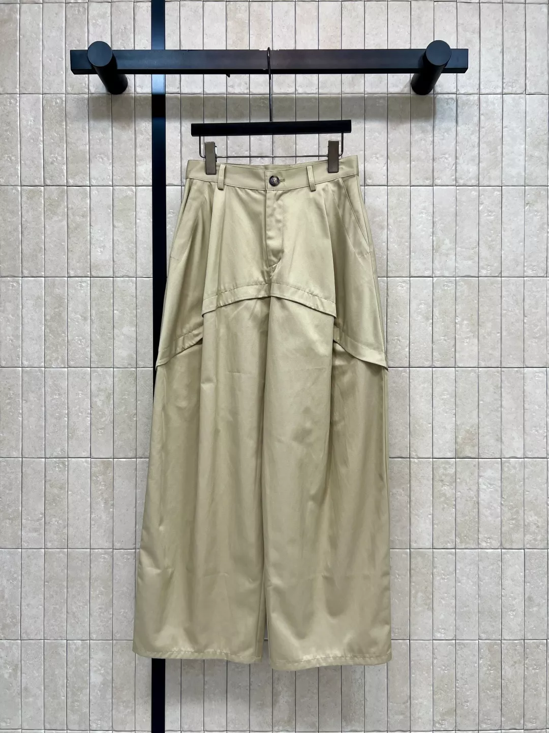 로에베 카키 컬러 와이드 카고 팬츠 상세 이미지 1