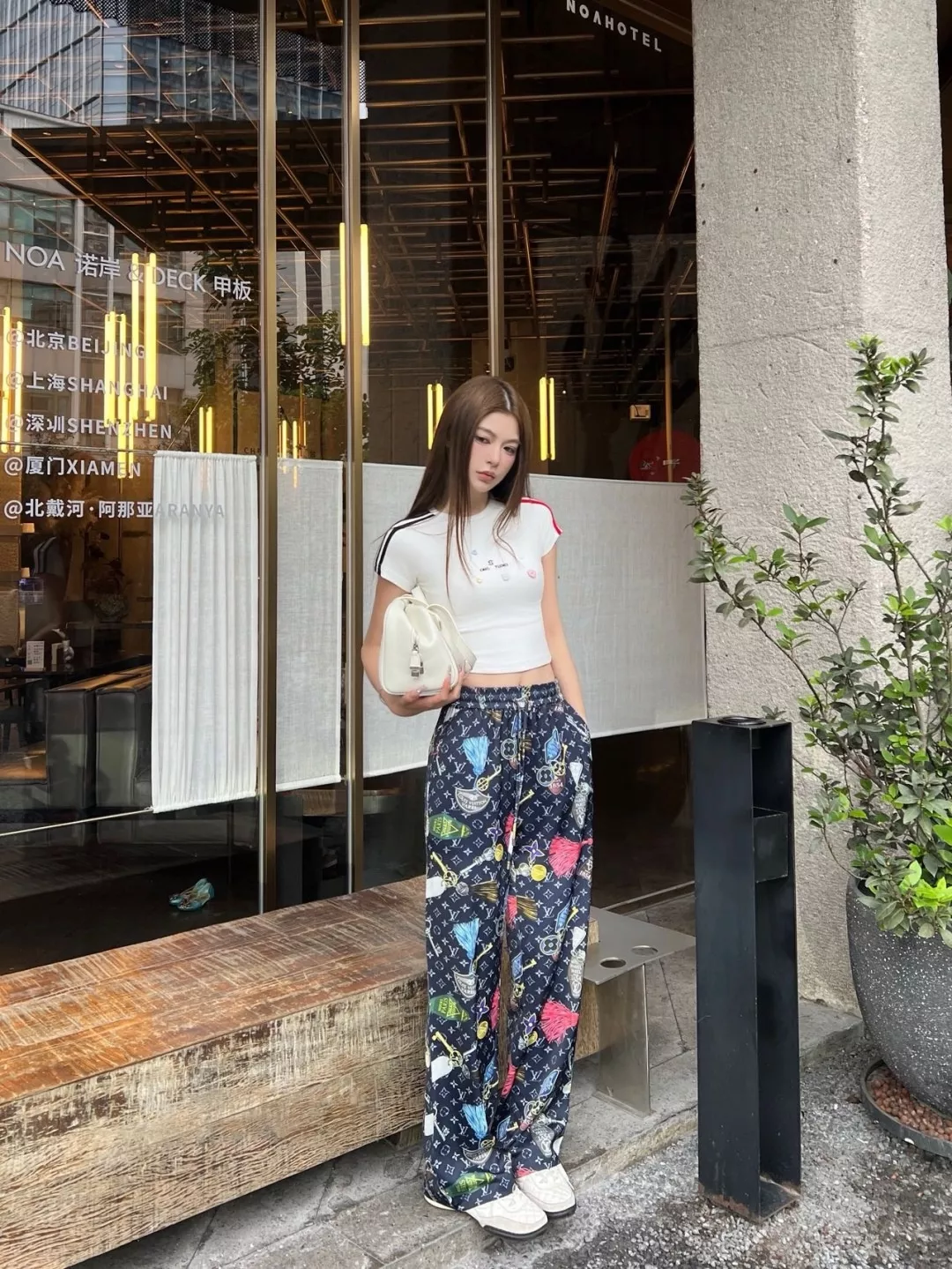 루이비통 여름 시즌 프린트 와이드 팬츠 상세 이미지 19