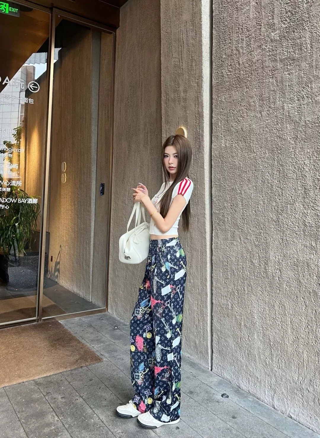 루이비통 여름 시즌 프린트 와이드 팬츠 상세 이미지 17