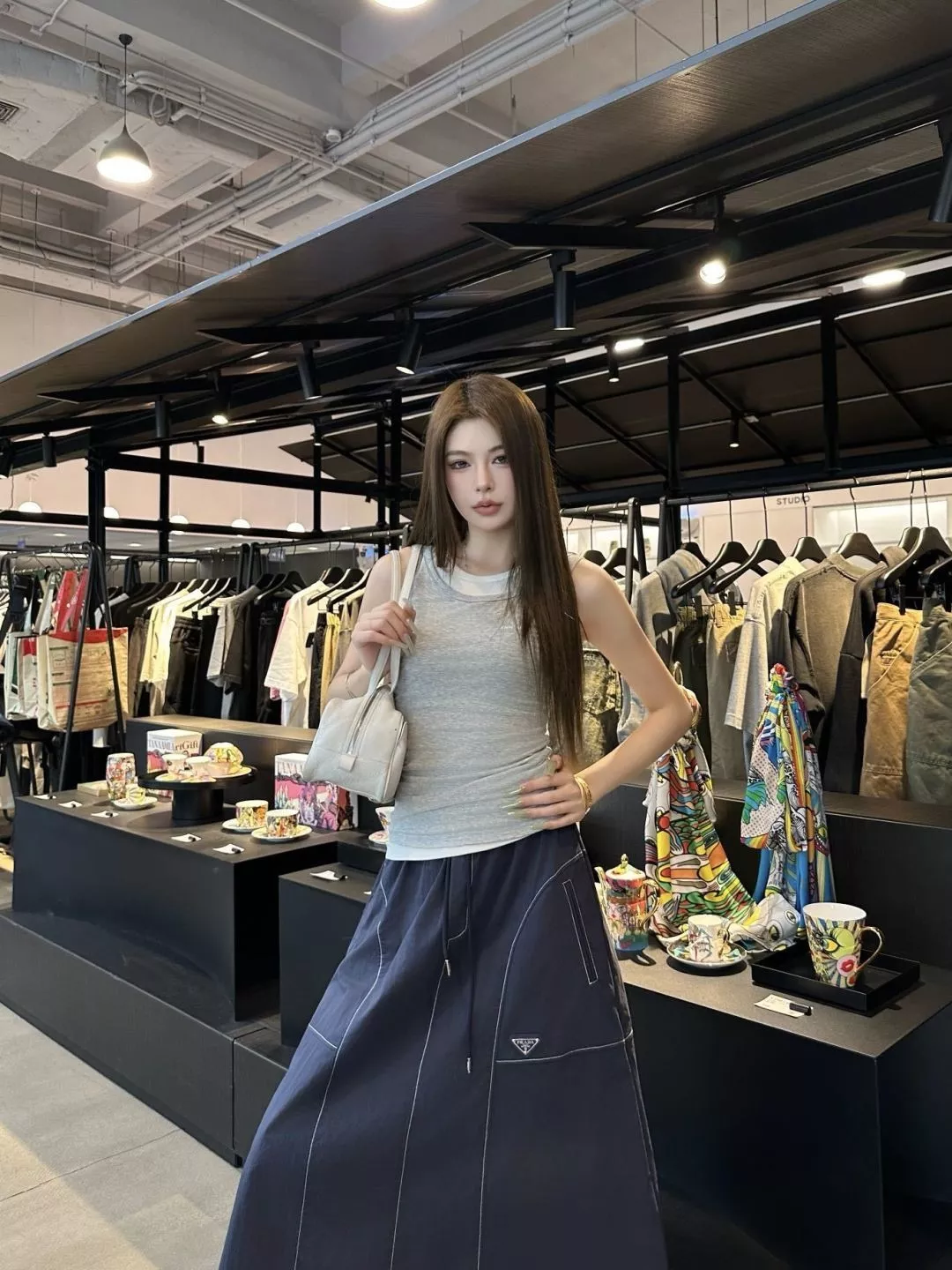 프라다 스트링 카고 플레어 스커트 상세 이미지 15