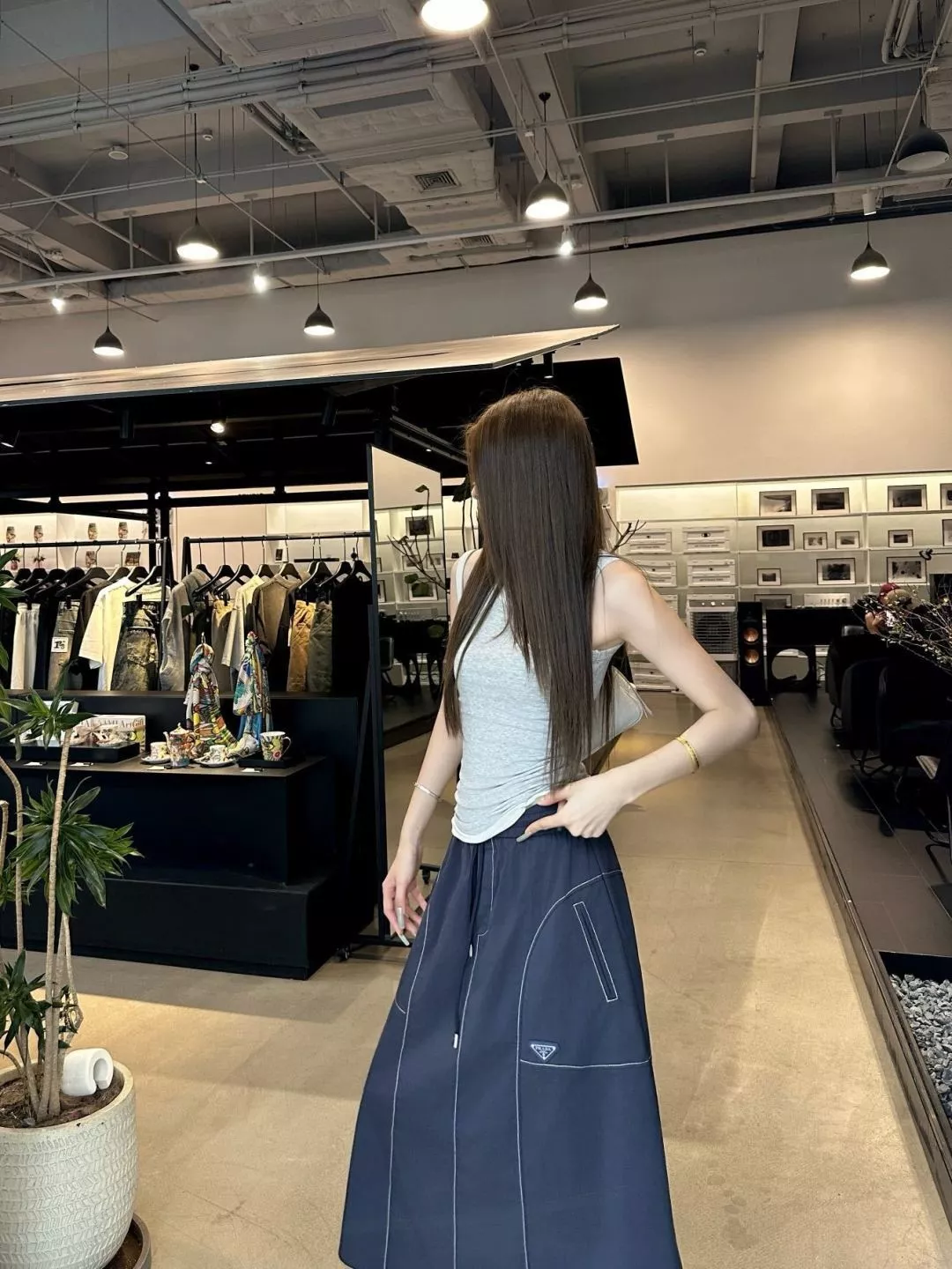 프라다 스트링 카고 플레어 스커트 상세 이미지 18