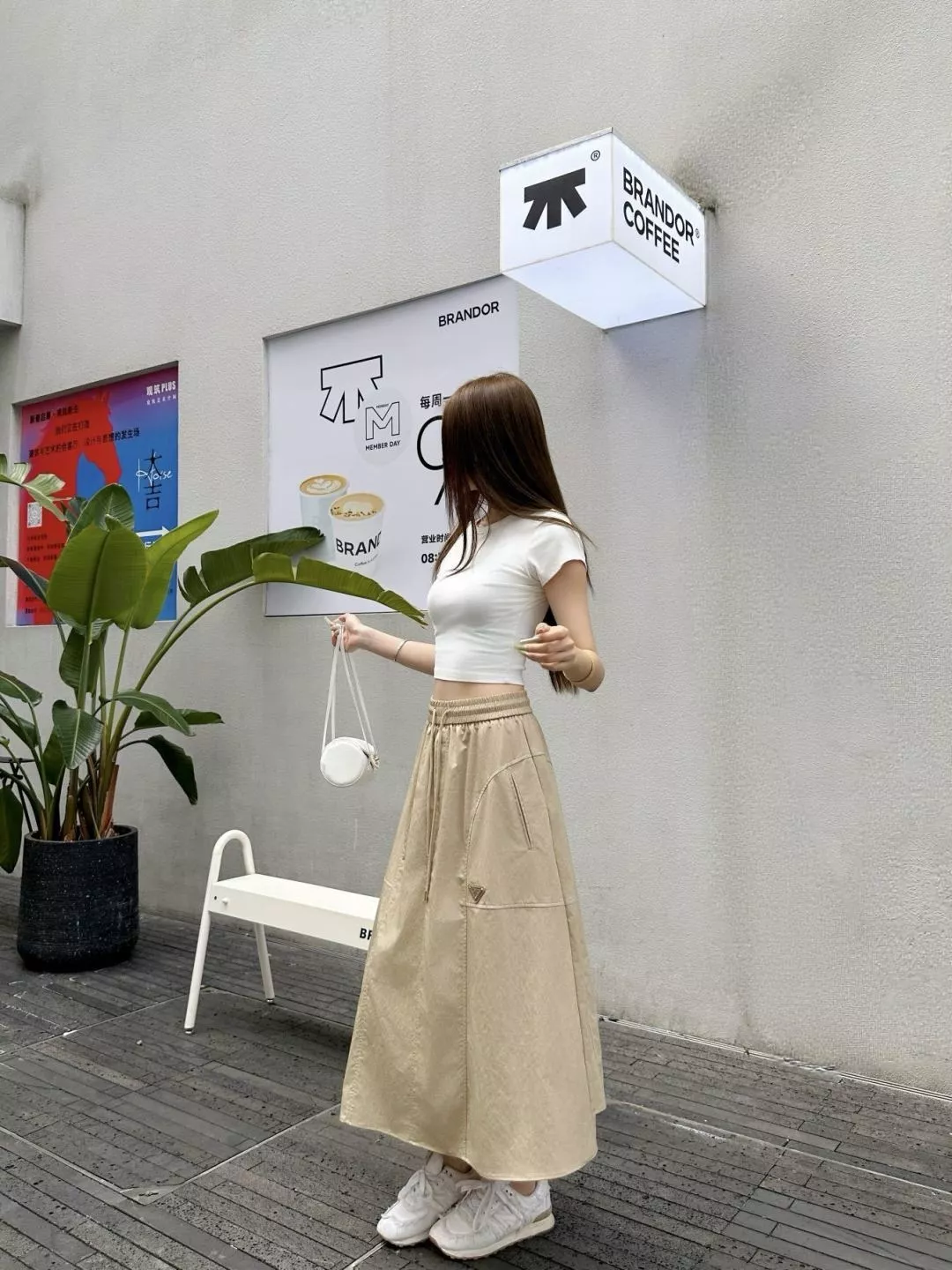 프라다 스트링 카고 플레어 스커트 상세 이미지 27