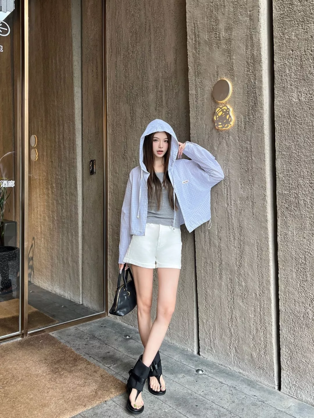 미우미우 후드 디테일의 체크 크롭 셔츠 상세 이미지 28