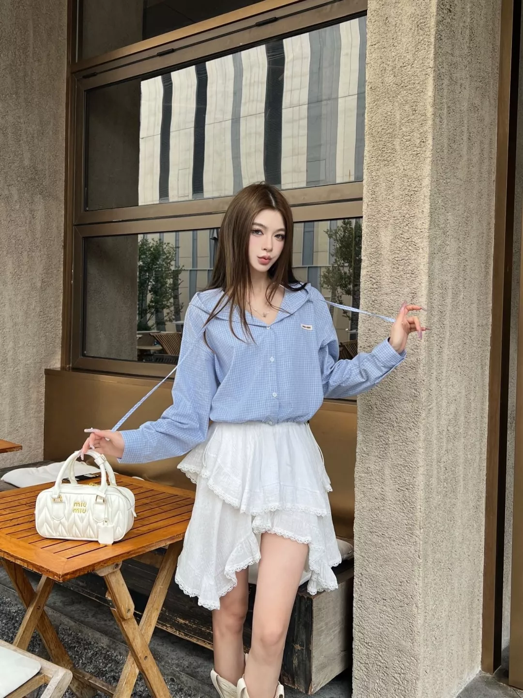 미우미우 후드 디테일의 체크 크롭 셔츠 상세 이미지 12