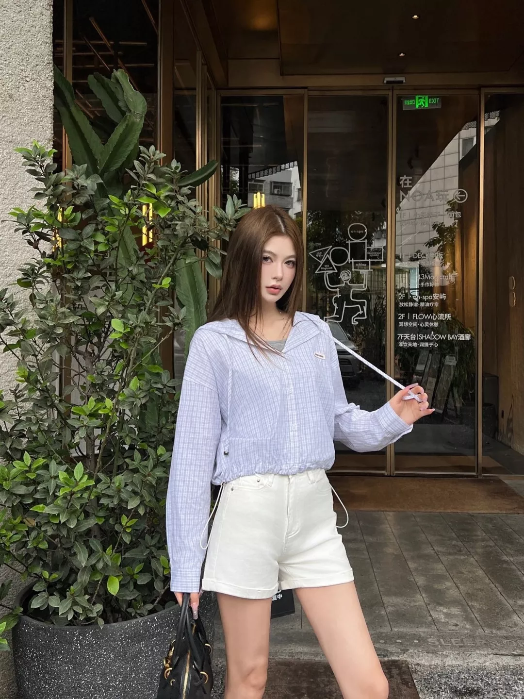 미우미우 후드 디테일의 체크 크롭 셔츠 상세 이미지 21