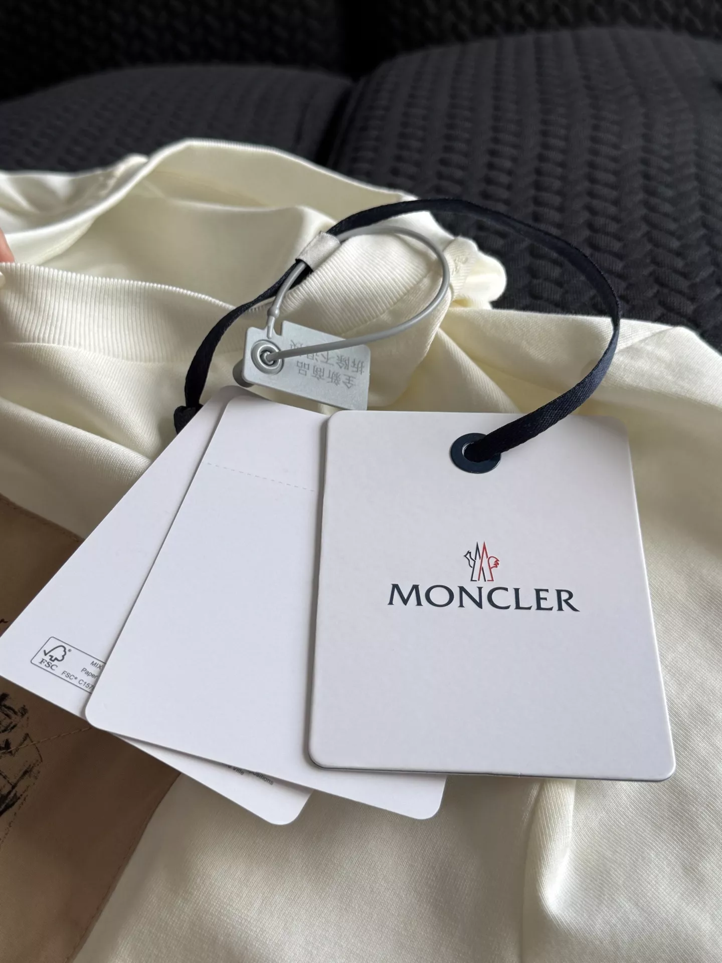 몽클레어 패치 로고 코튼 반팔 상의 상세 이미지 43