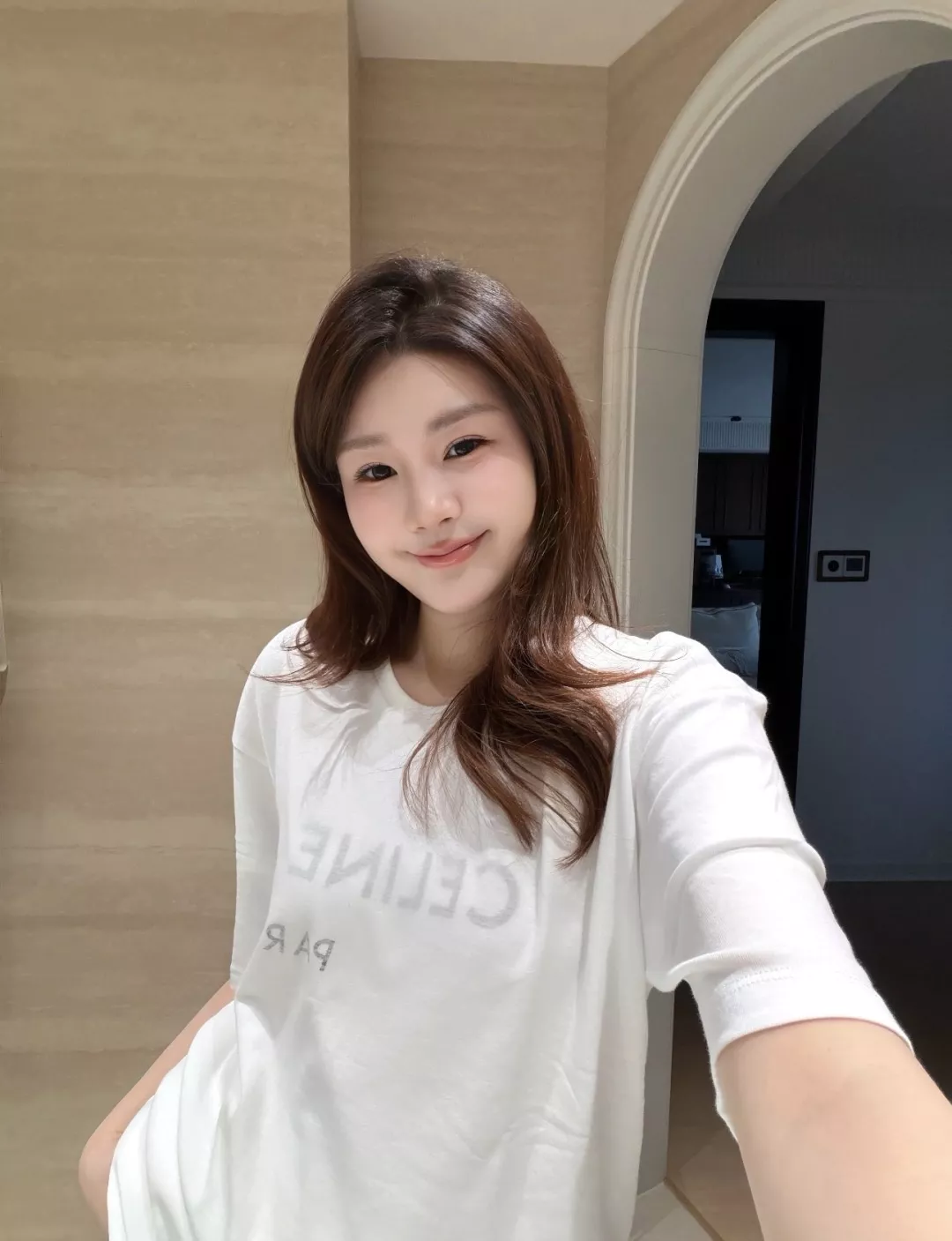 셀린느 더블 로고 포인트 루즈핏 티 상세 이미지 14