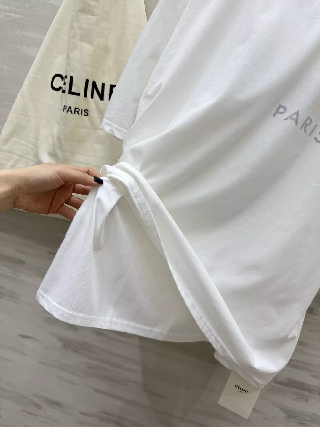 셀린느 더블 로고 포인트 루즈핏 티 상세 이미지 8