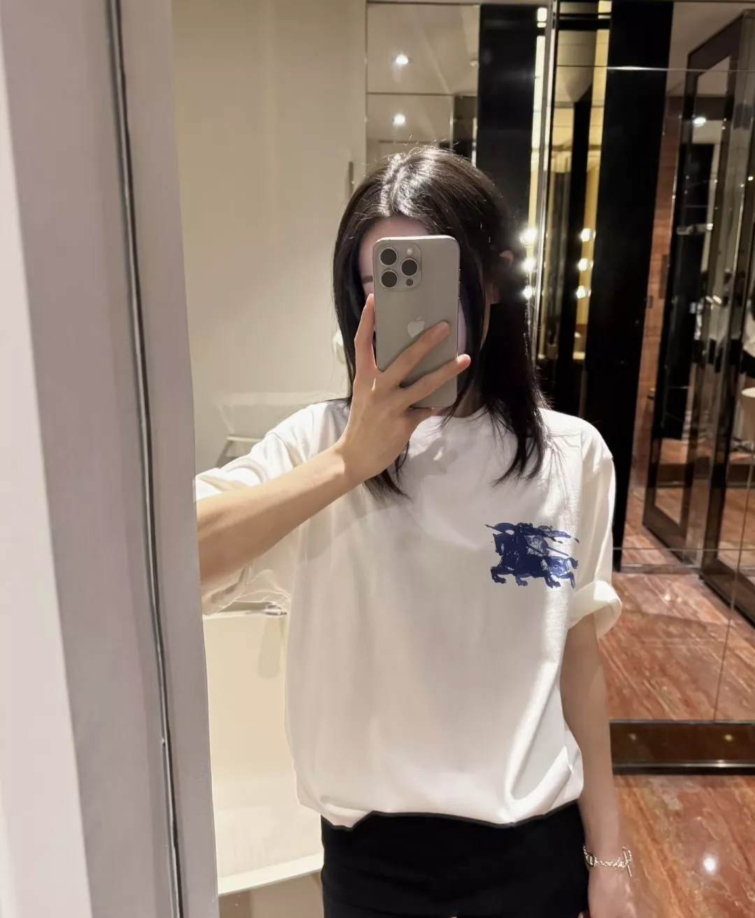 버버리 블루 라벨 전마 자수 오버핏 반팔 상의 상세 이미지 12