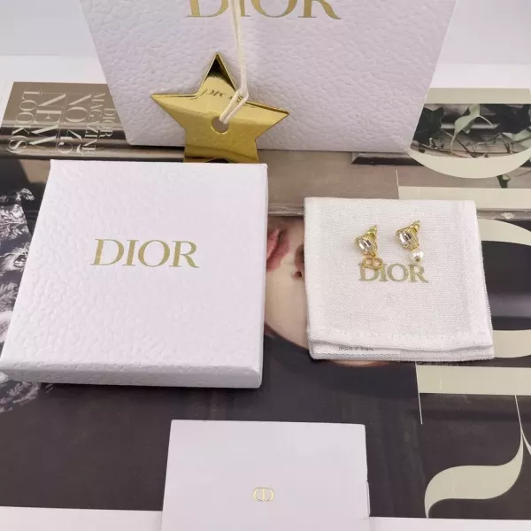 디올 CD 로고 언밸런스 스톤 이어링