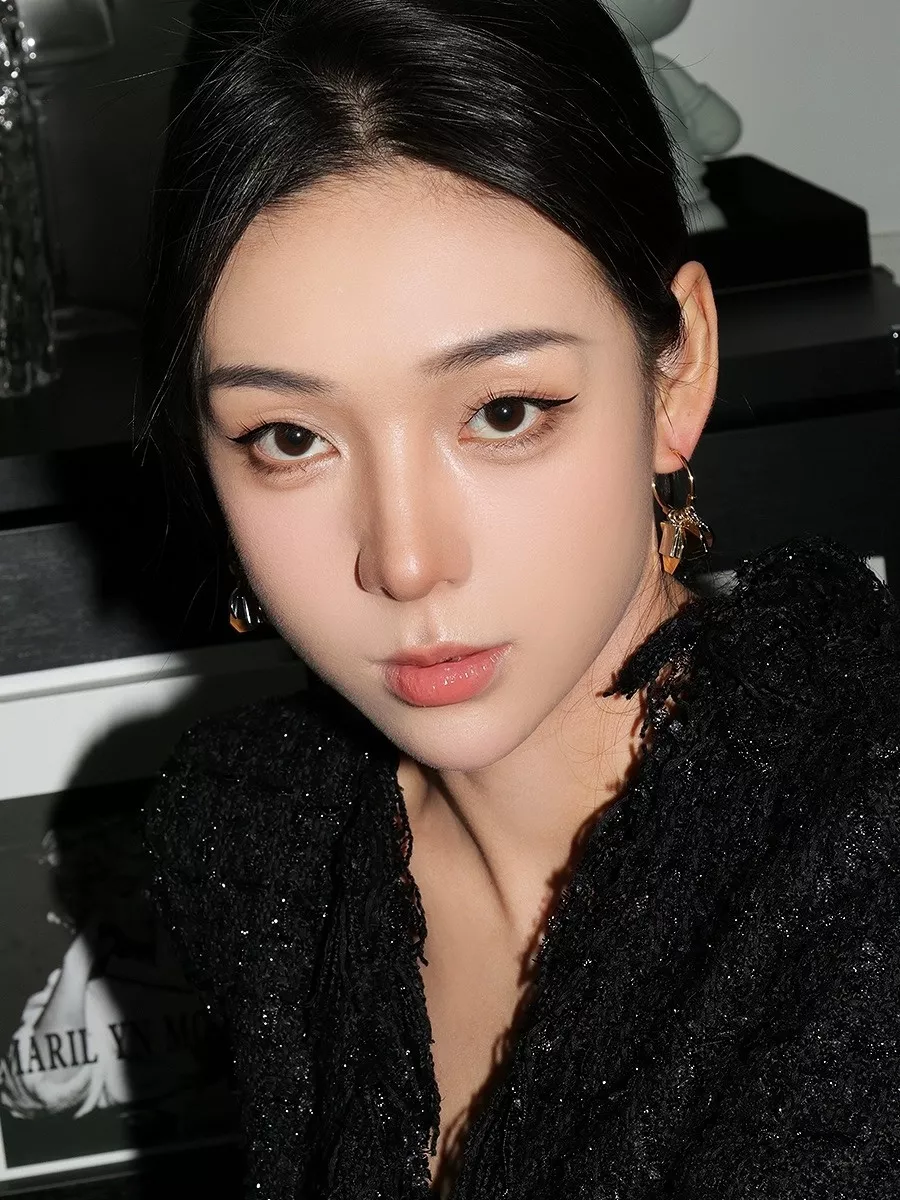 셀린느 기하학 메탈 드롭 이어링 상세 이미지 7