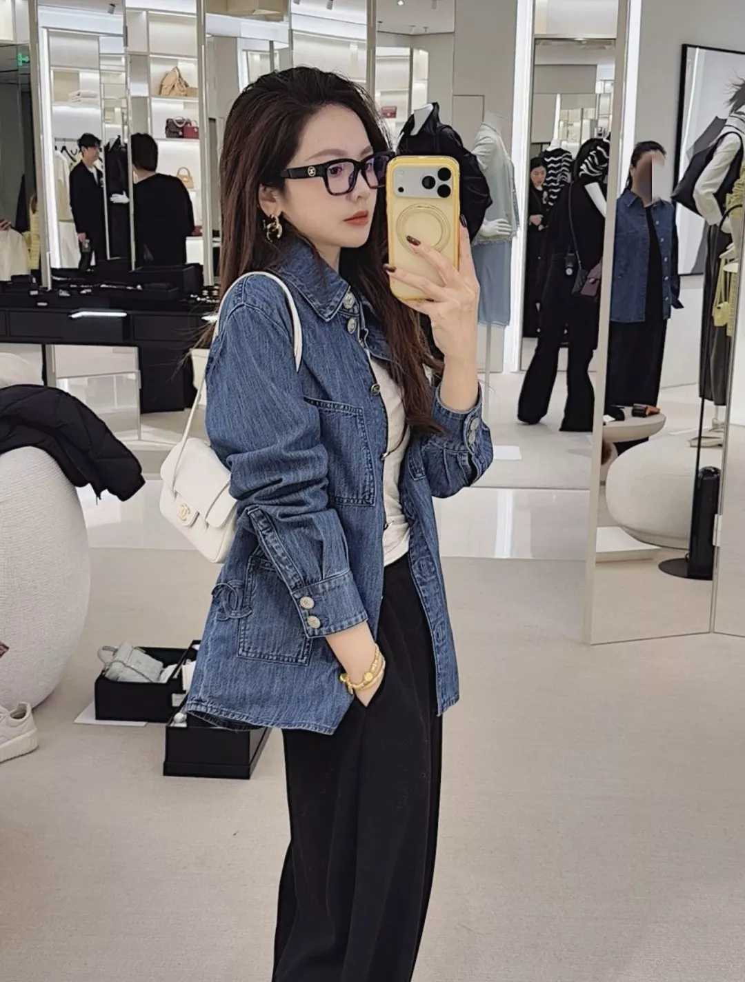 샤넬 빈티지 무드의 골드 이어링 상세 이미지 11