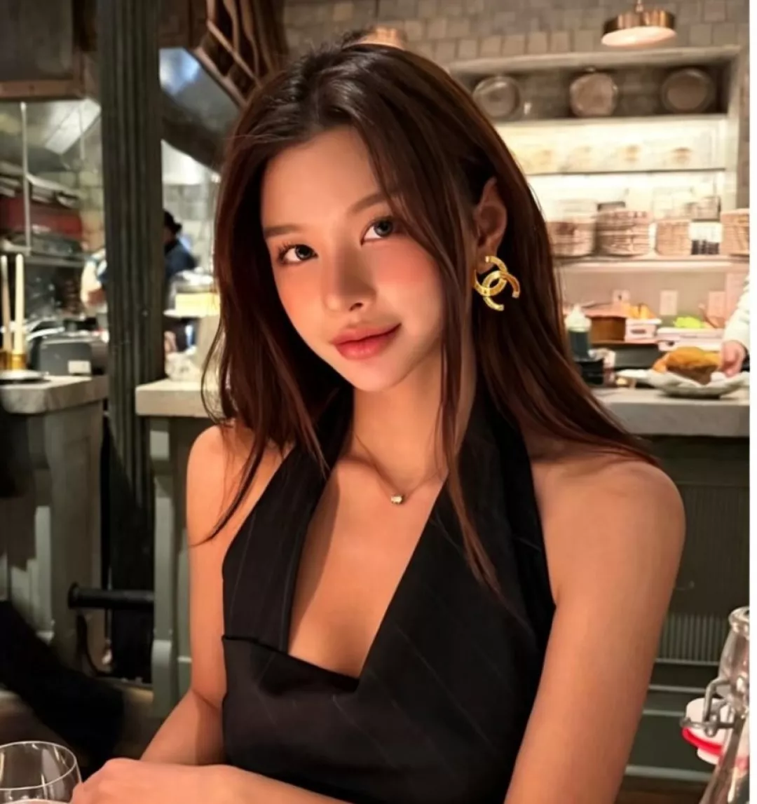 샤넬 빈티지 무드의 골드 이어링 상세 이미지 10