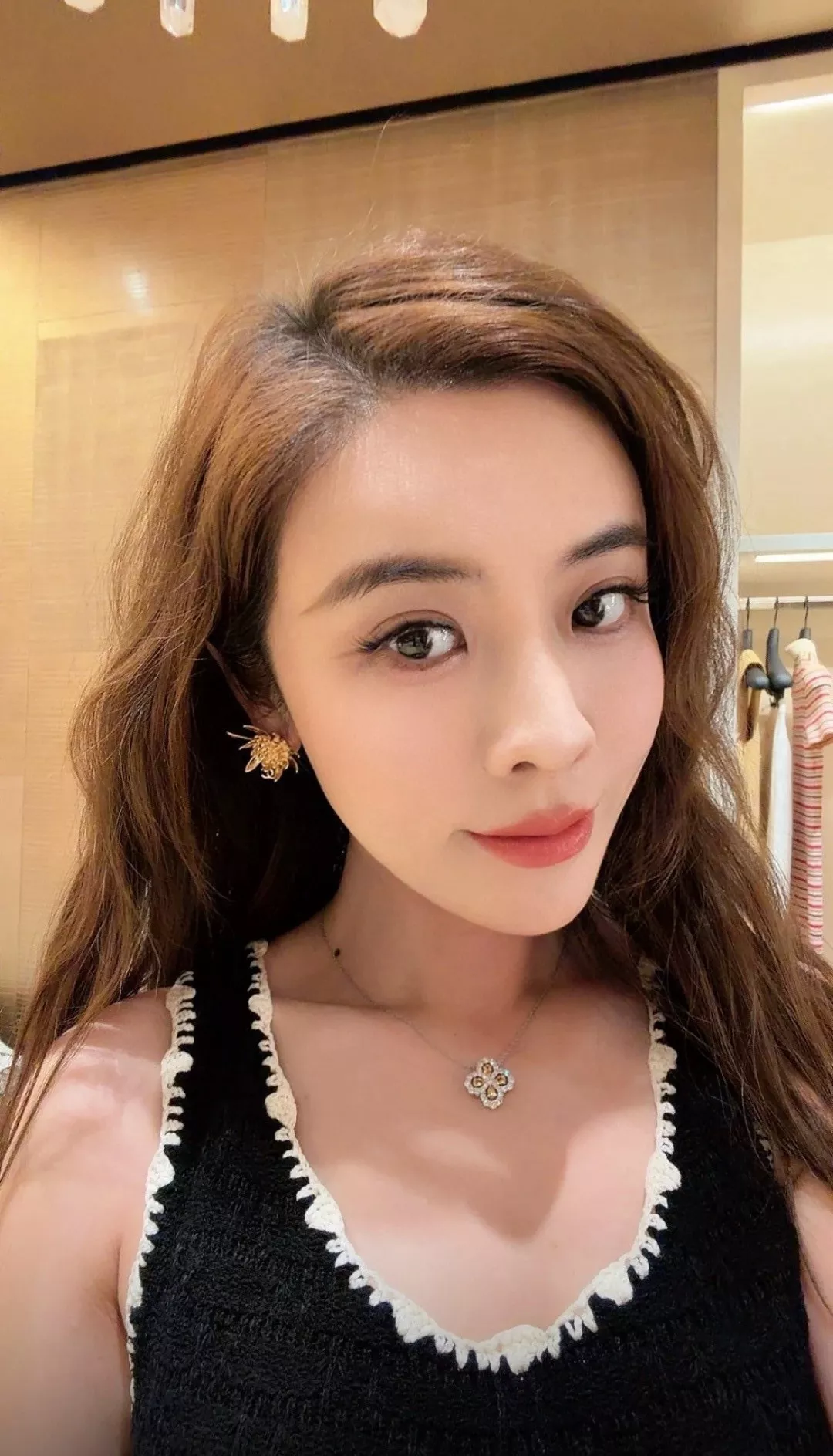 샤넬 빈티지 무드 더블씨 이어 액세서리 상세 이미지 11