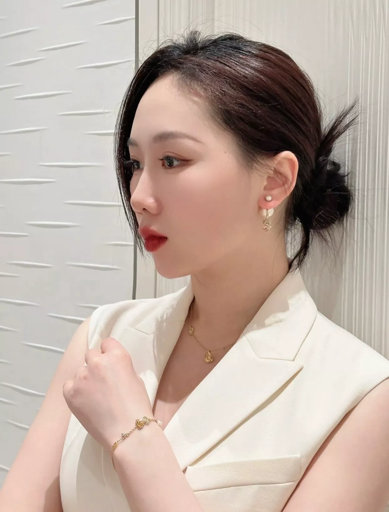 디올 로즈 더블 펄 이어 스터드 상세 이미지 11