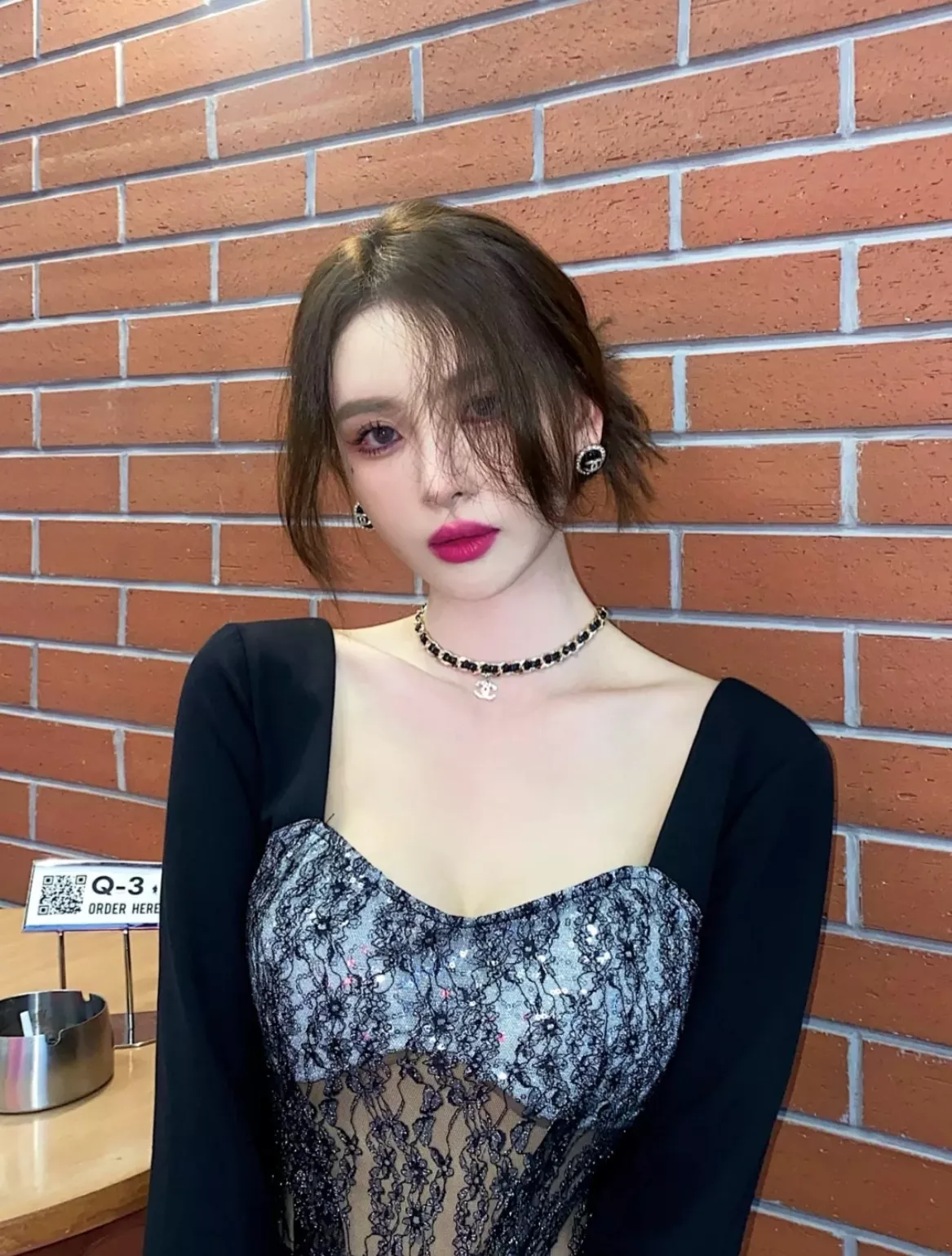 샤넬 진주 장식 타원 이어링 상세 이미지 23