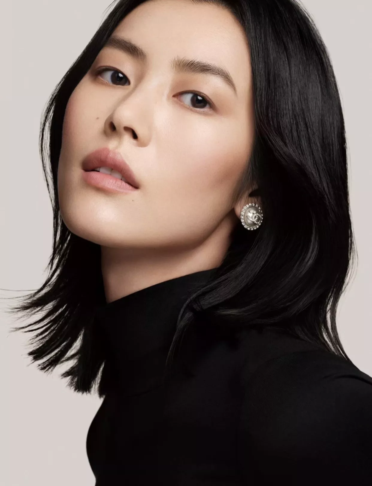 샤넬 진주 장식 타원 이어링 상세 이미지 19