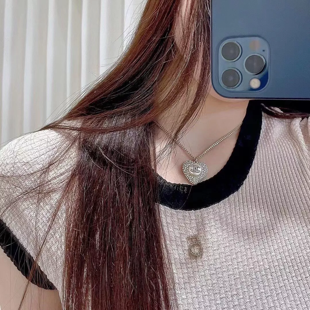 샤넬 하트 장식 진주 포인트 네크리스 상세 이미지 28