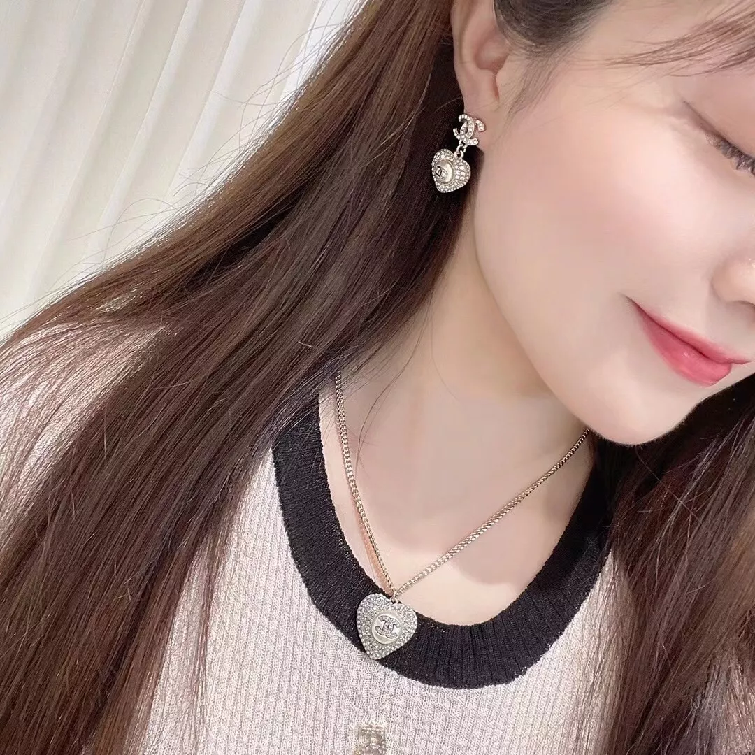 샤넬 하트 장식 진주 포인트 네크리스 상세 이미지 49