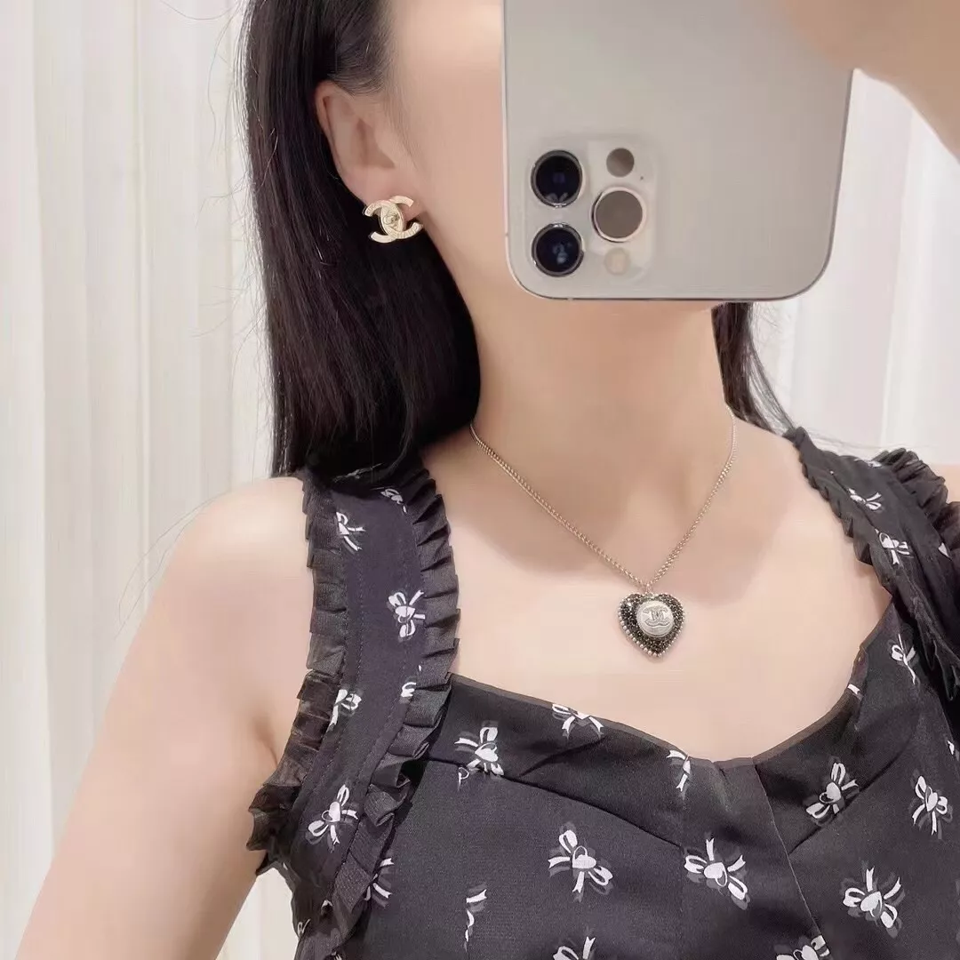 샤넬 하트 장식 진주 포인트 네크리스 상세 이미지 69