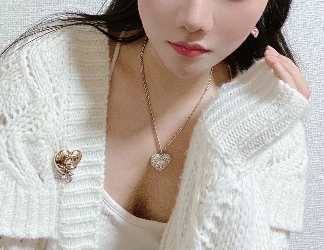 샤넬 하트 장식 진주 포인트 네크리스 상세 이미지 37
