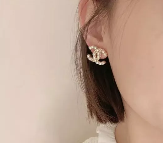 샤넬 진주와 큐빅 포인트 이어 스터드 상세 이미지 11