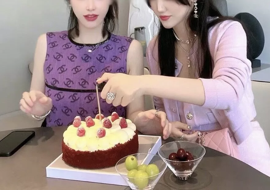 샤넬 진주 하트 참 장식 네크리스 상세 이미지 15
