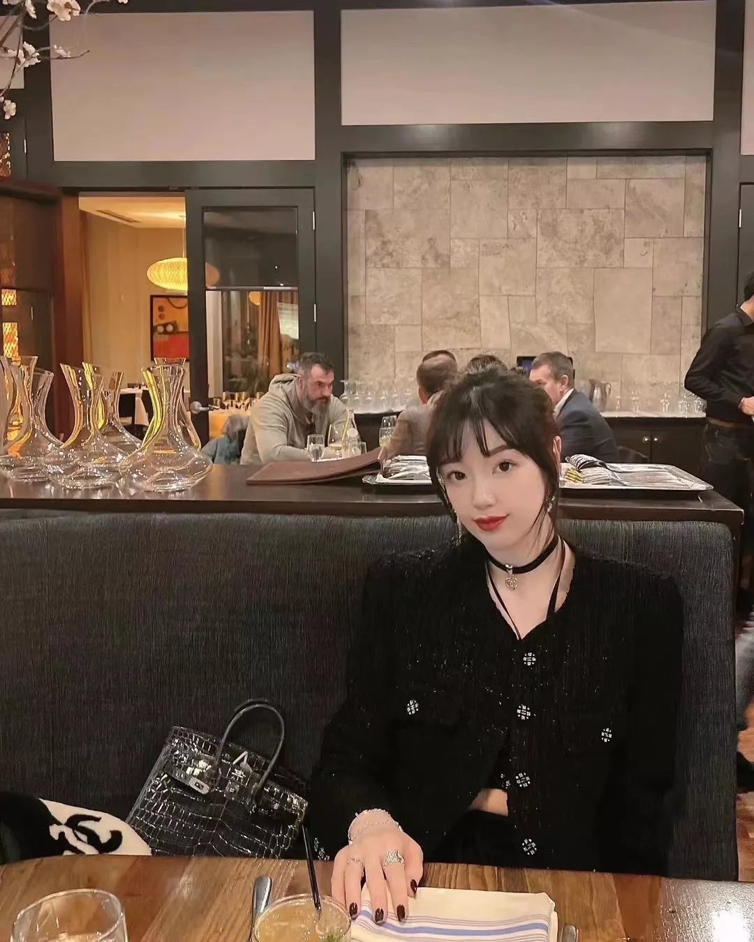 샤넬 하트 펜던트 가죽 초커 상세 이미지 21