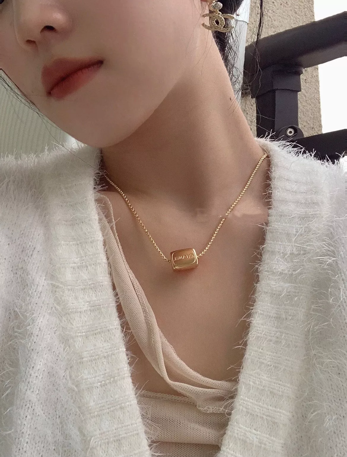 샤넬 빈티지 삼각 레터링 네크리스 상세 이미지 22
