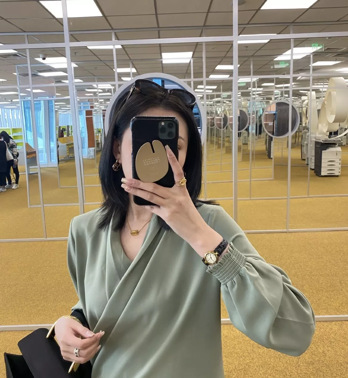 샤넬 빈티지 삼각 레터링 네크리스 상세 이미지 35