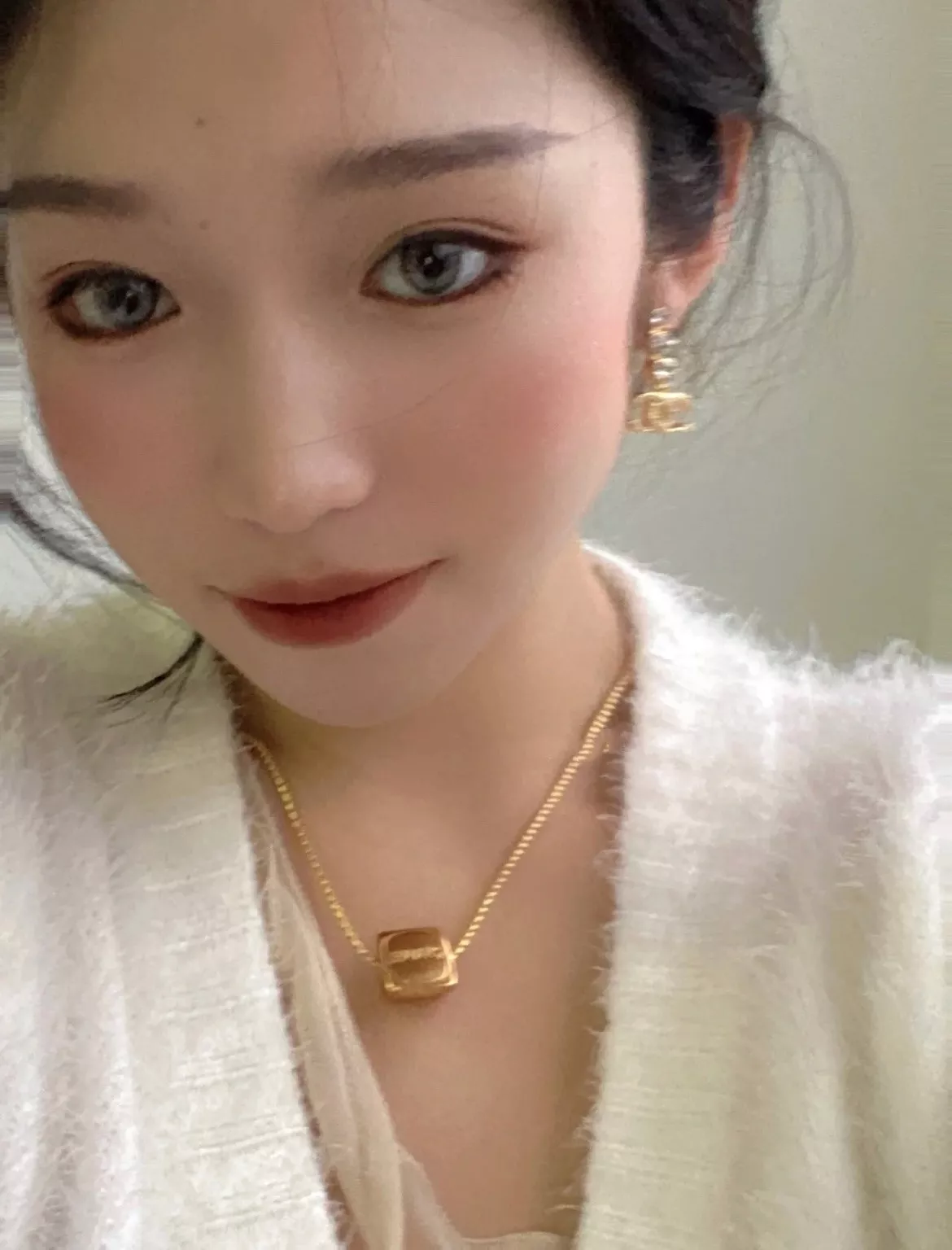 샤넬 빈티지 삼각 레터링 네크리스 상세 이미지 21