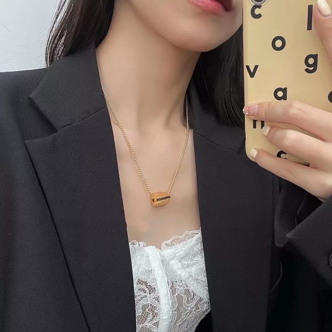 샤넬 빈티지 삼각 레터링 네크리스 상세 이미지 24