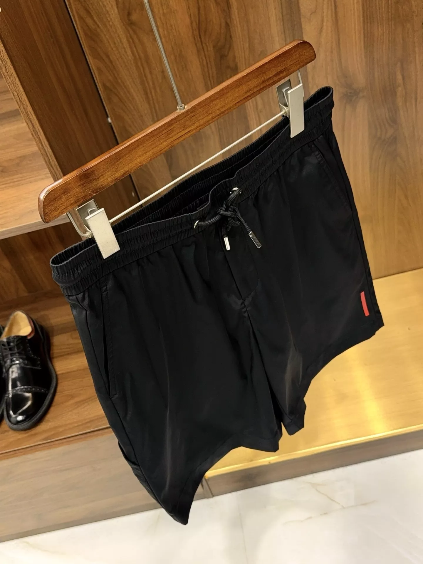 프라다 레드 삼각 라벨 포인트 쇼츠 상세 이미지 11