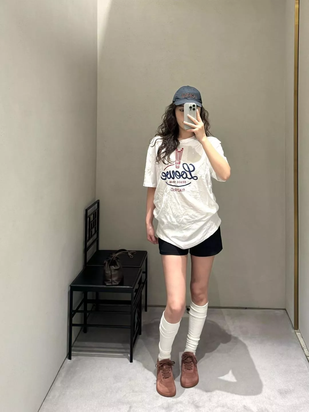 로에베 크라운 로고 루즈핏 반팔 탑 상세 이미지 22