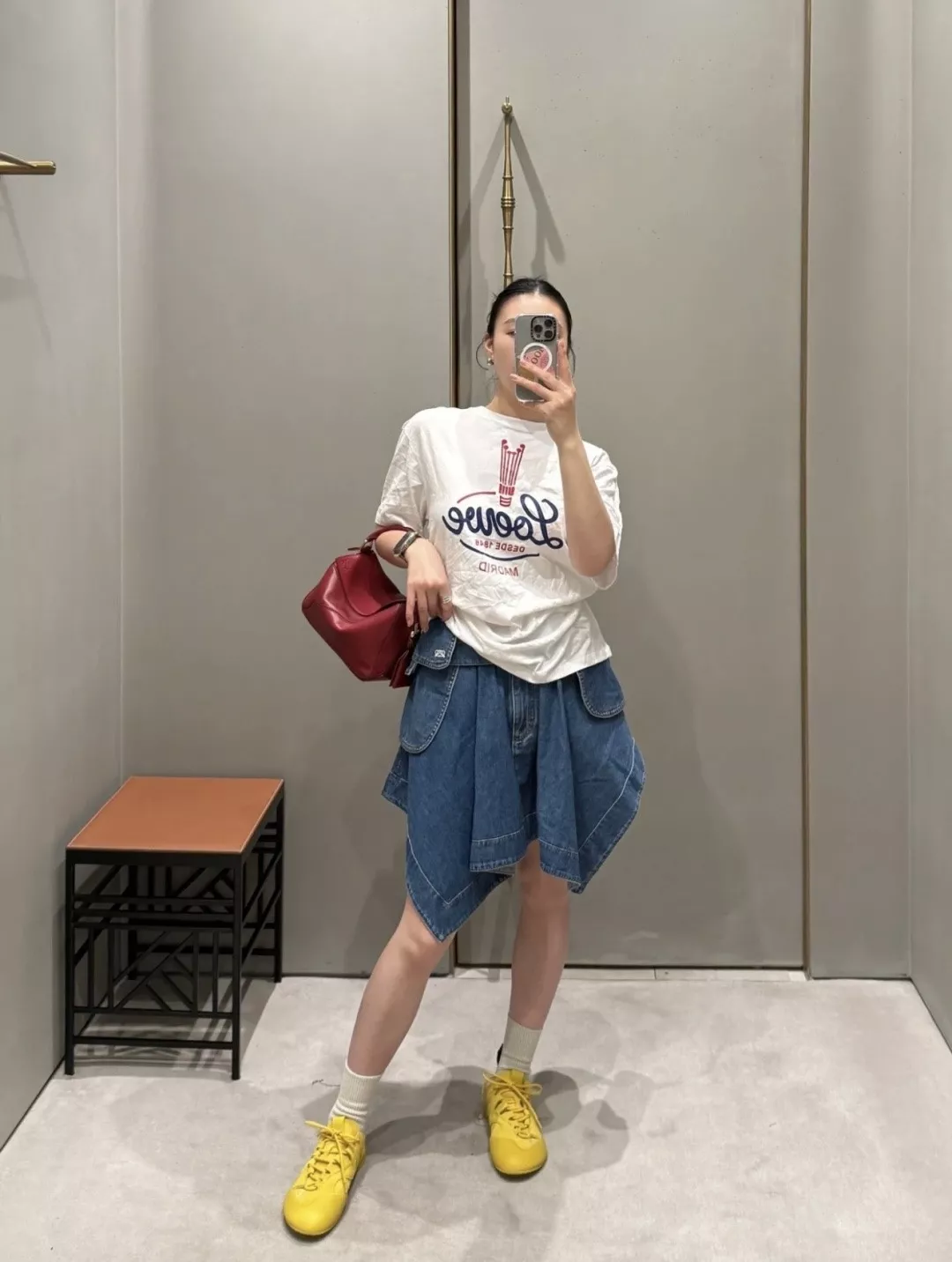 로에베 크라운 로고 루즈핏 반팔 탑 상세 이미지 36