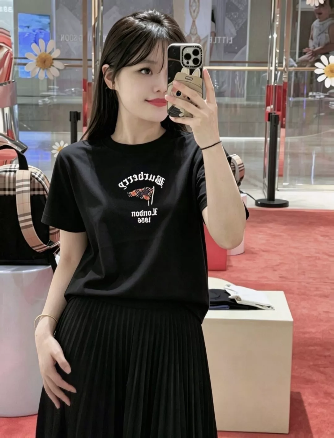 버버리 플래그 자수 라운드 반팔 상의 상세 이미지 11