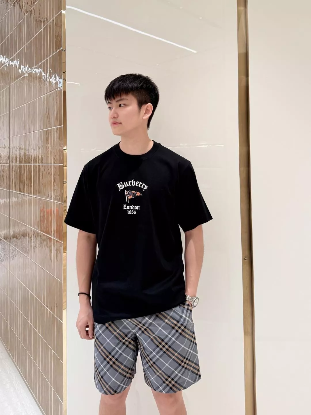 버버리 플래그 자수 라운드 반팔 상의 상세 이미지 16
